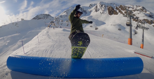 Green Snowboarding jacket